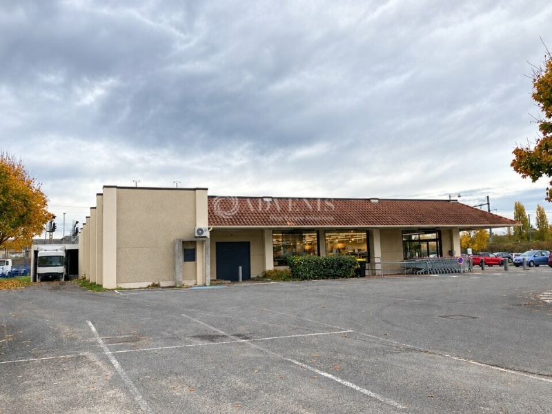 Location Commerces BOURGES (18000) - Photo 1