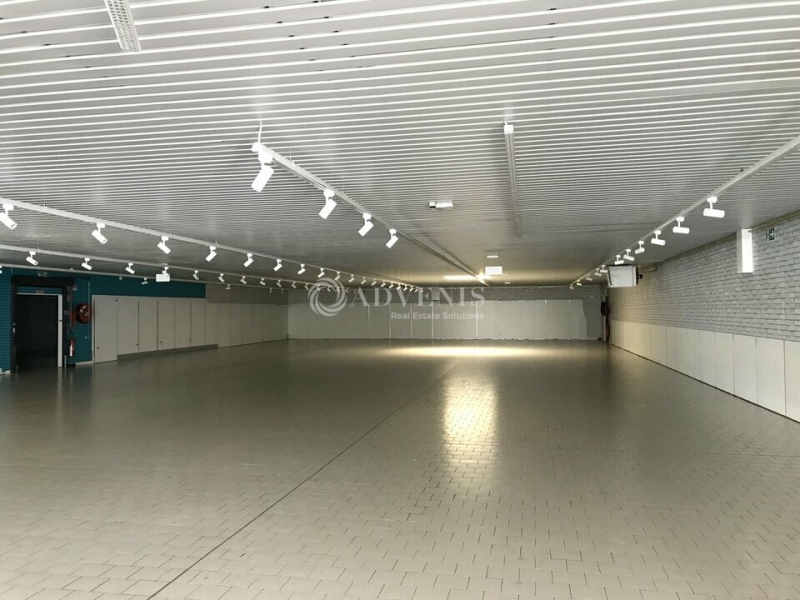 Location Commerces BOURGES (18000) - Photo 2