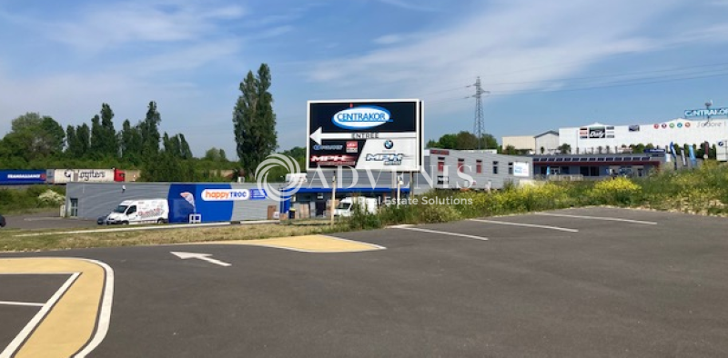 Vente Investisseur Commerces CHAMPNIERS (16430) - Photo 5