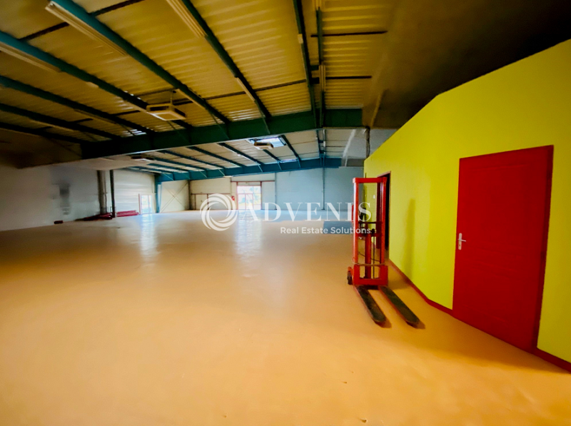 Location Commerces SAINTES (17100) - Photo 4