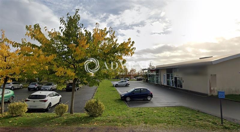 Location Commerces SAINTES (17100) - Photo 3