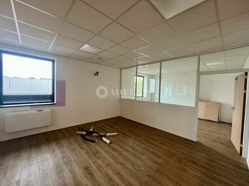 Location Bureaux SAINT-OUEN-L'AUMÔNE (95310) - Photo 10