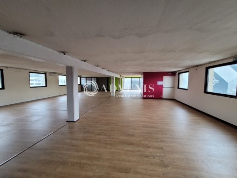 Location Commerces FRANCONVILLE (95130) - Photo 1