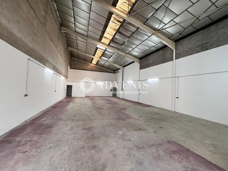 Location Activités Entrepôts EAUBONNE (95600) - Photo 1