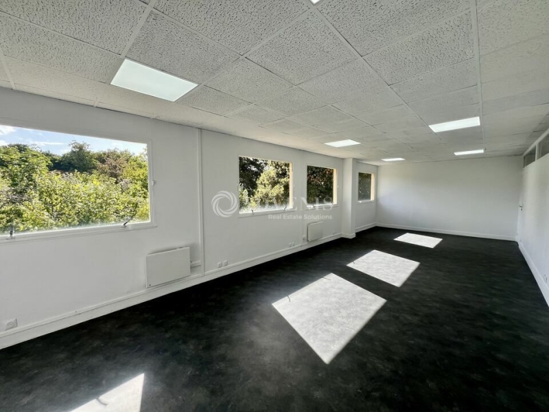 Location Activités Entrepôts EAUBONNE (95600) - Photo 10