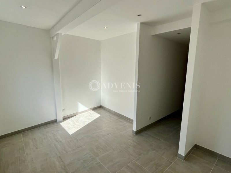 Location Commerces PONTOISE (95300) - Photo 11