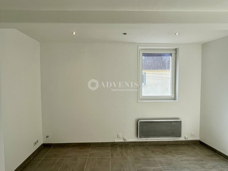 Location Commerces PONTOISE (95300) - Photo 12