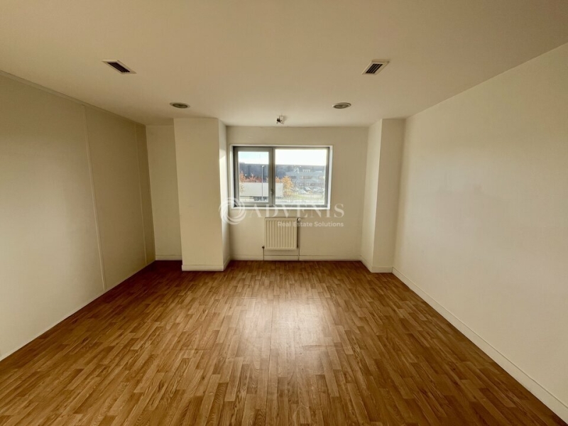 Vente Investisseur Activités Entrepôts CHANTELOUP LES VIGNES (78570) - Photo 8