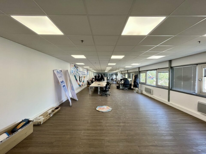 Location Entrepôts SAINT OUEN L'AUMONE (95310) - Photo 7