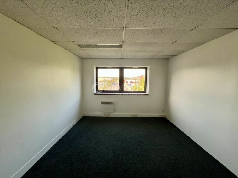 Location Activités Entrepôts SAINT OUEN L'AUMONE (95310) - Photo 8