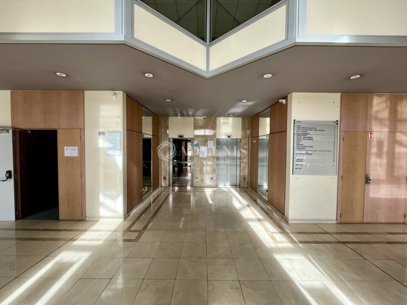 Vente Investisseur Bureaux CERGY (95800) - Photo 2