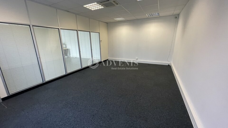 Location Entrepôts COMBS LA VILLE (77380) - Photo 8