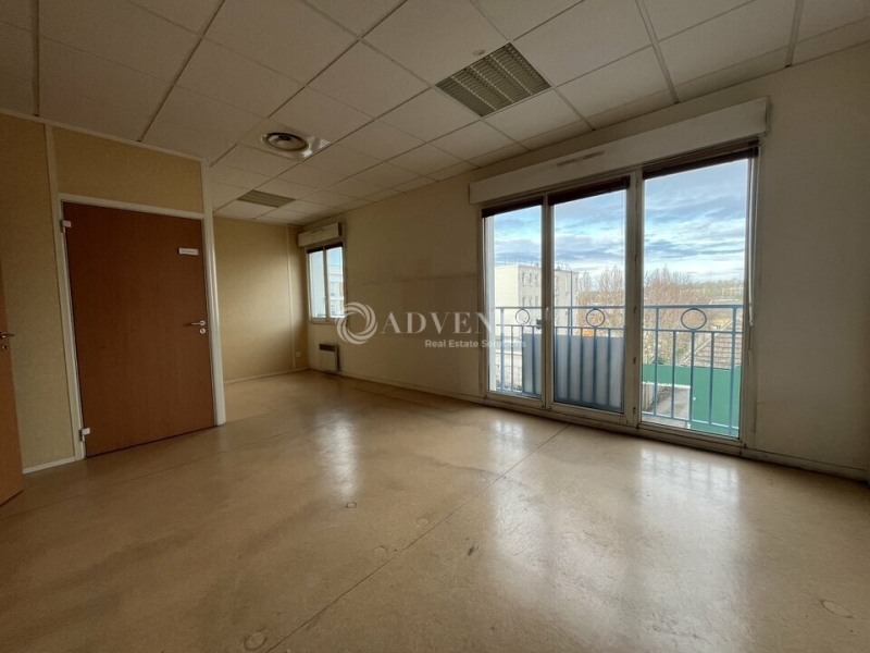 Vente Investisseur Bureaux DAMMARIE LES LYS (77190) - Photo 2