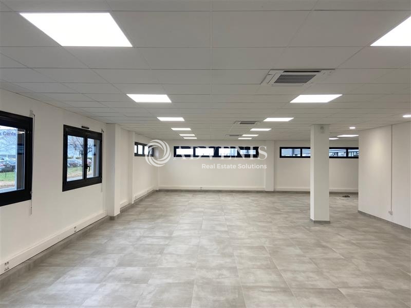 Location Entrepôts CHAPONNAY (69970) - Photo 3