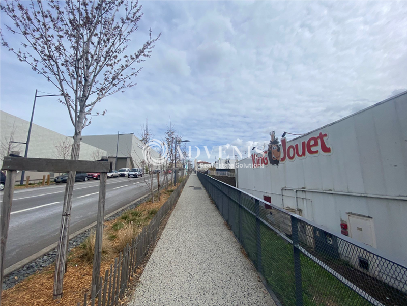 Location Commerces SAINT ETIENNE (42000) - Photo 1