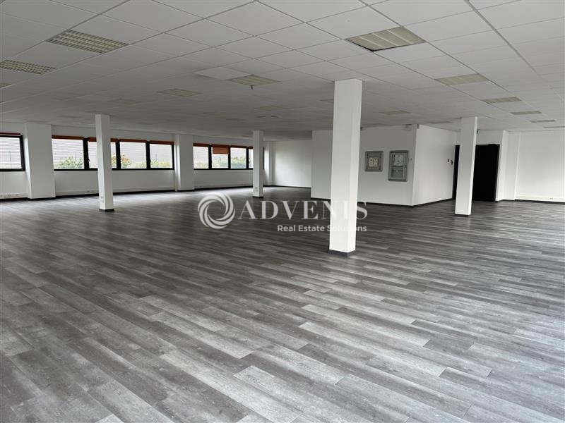 Location Bureaux SAINT PRIEST (69800) - Photo 1