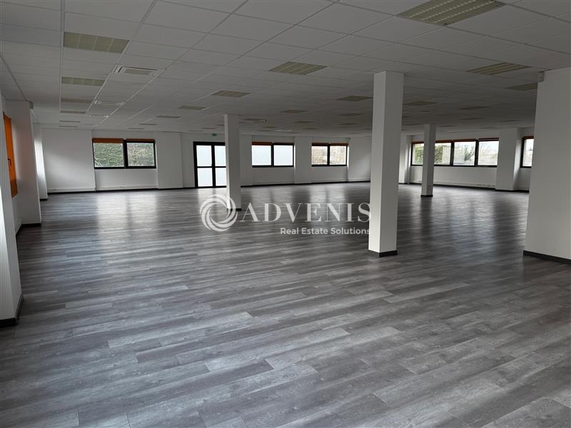 Location Bureaux SAINT PRIEST (69800) - Photo 2