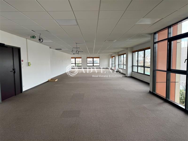 Location Bureaux SAINT PRIEST (69800) - Photo 4