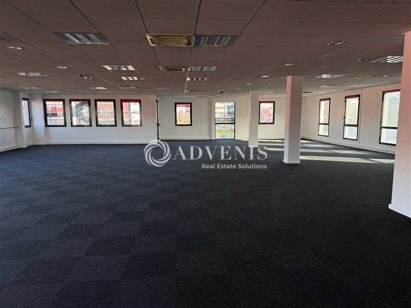 Location Bureaux SAINT PRIEST (69800) - Photo 3