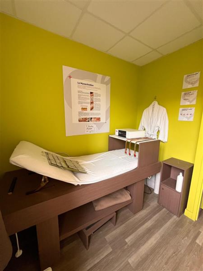 Location Commerces VILLEURBANNE (69100) - Photo 9