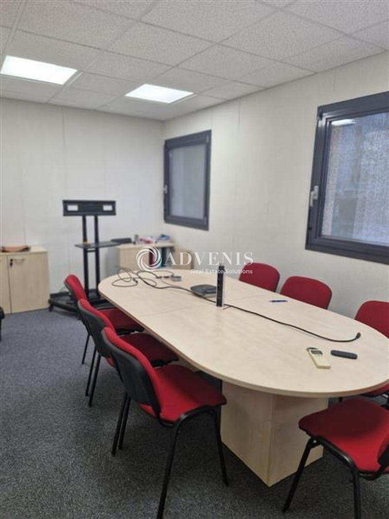 Location Activités Entrepôts VENISSIEUX (69200) - Photo 9