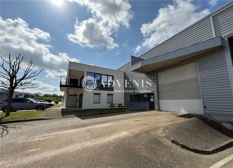 Location Entrepôts CHAPONNAY (69970) - Photo 2