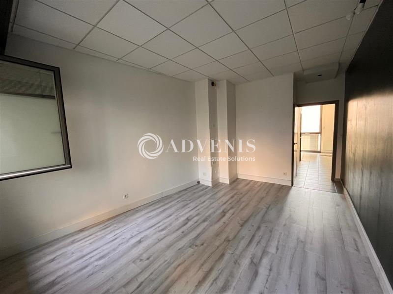 Vente Investisseur Commerces OULLINS (69600) - Photo 1