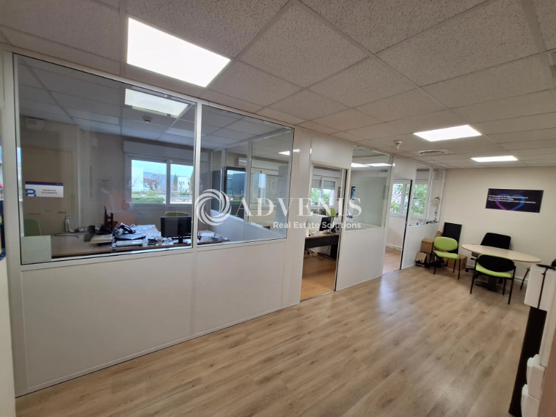 Location Bureaux CHASSIEU (69680) - Photo 1