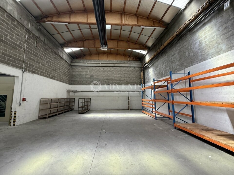 Location Activités Entrepôts CHASSIEU (69680) - Photo 1
