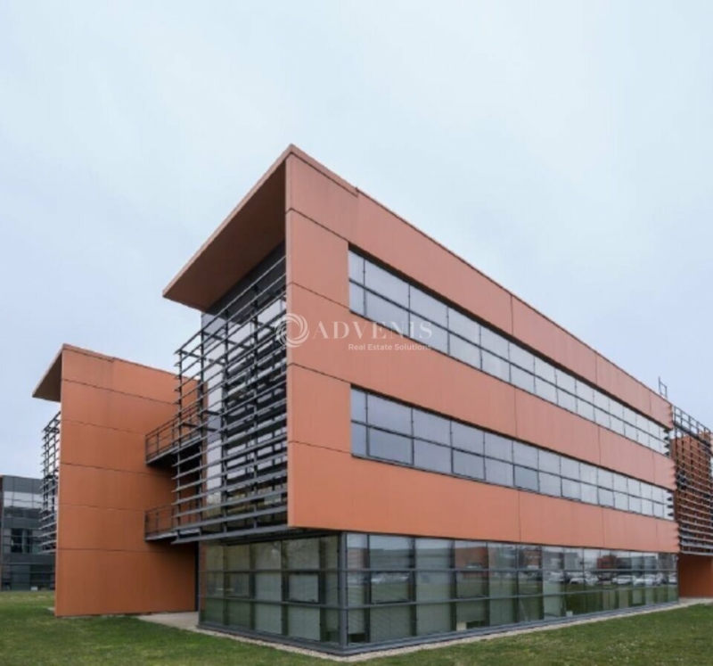 Location Bureaux SAINT-PRIEST (69800) - Photo 1