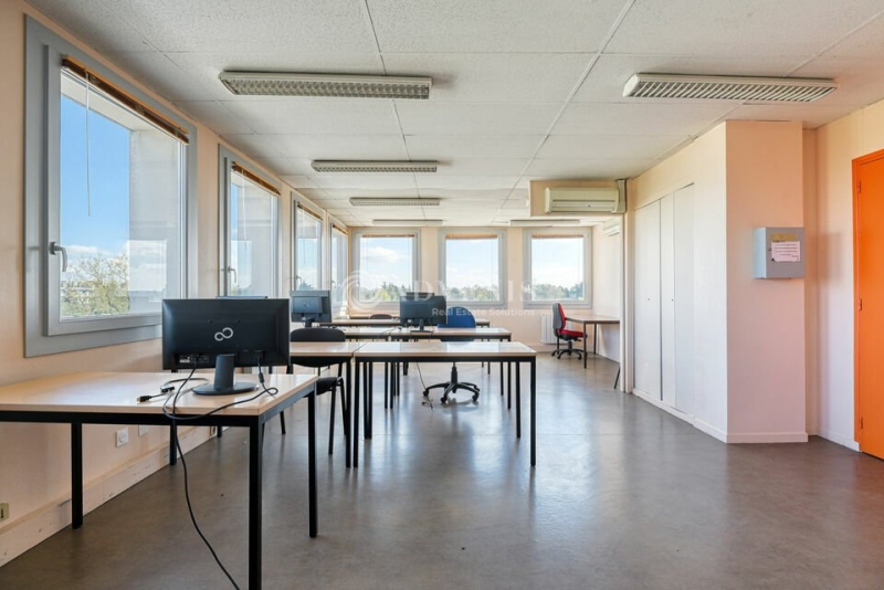 Vente Investisseur Bureaux BRON (69500) - Photo 2