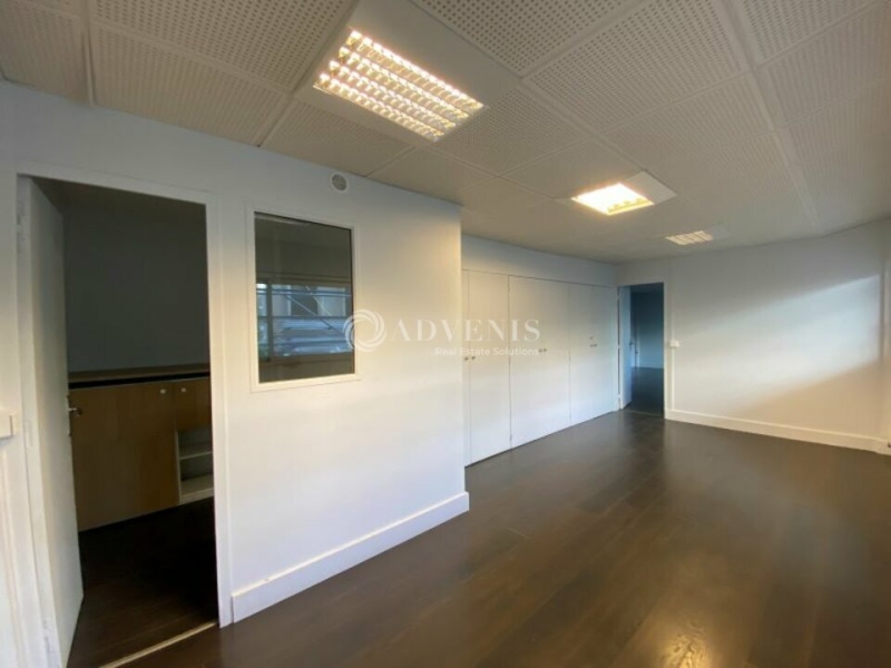 Location Bureaux PARIS (75015) - Photo 10