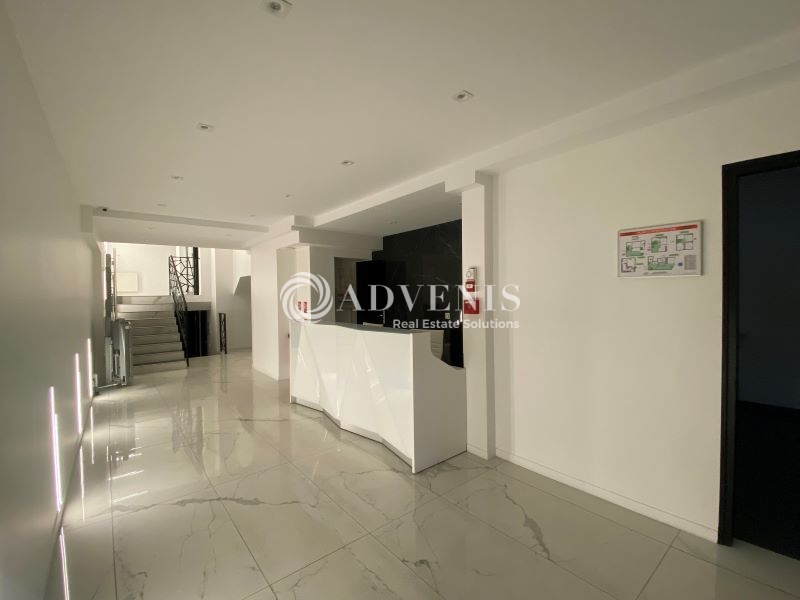 Vente Utilisateur Bureaux et activités légères PARIS (75015) - Photo 1