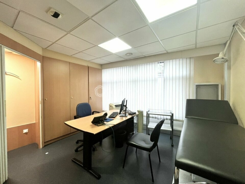 Location Commerces SURESNES (92150) - Photo 4