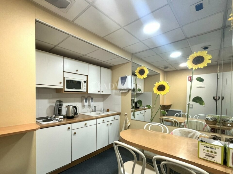 Location Commerces SURESNES (92150) - Photo 6