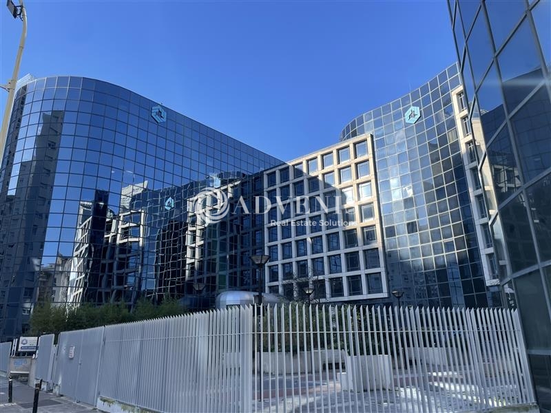 Location Bureaux COURBEVOIE (92400) - Photo 1