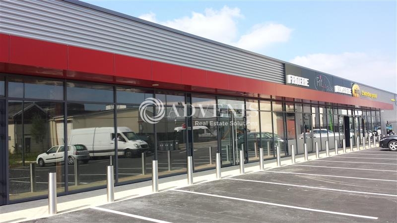 Location Commerces CROIX (59170) - Photo 1