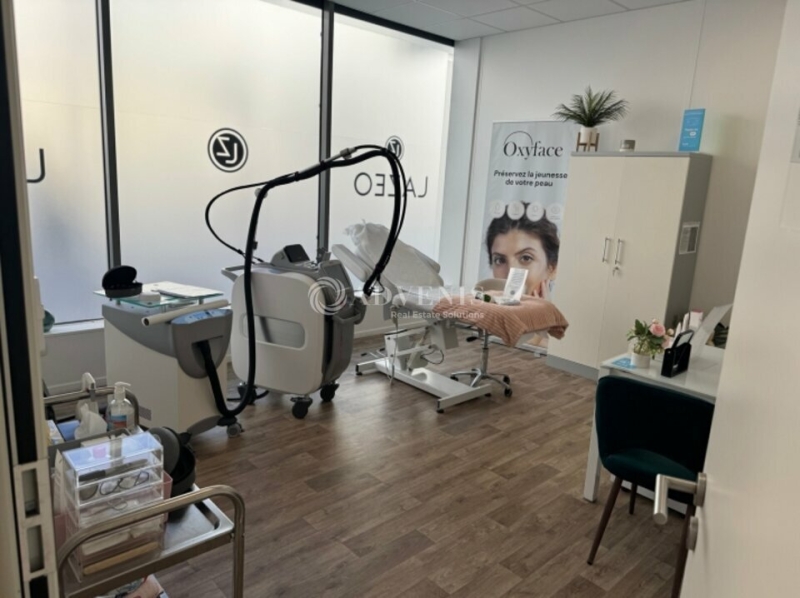 Location Commerces ROUBAIX (59100) - Photo 4