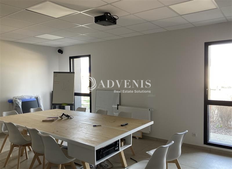 Vente Investisseur Bureaux CHANGE (72560) - Photo 6