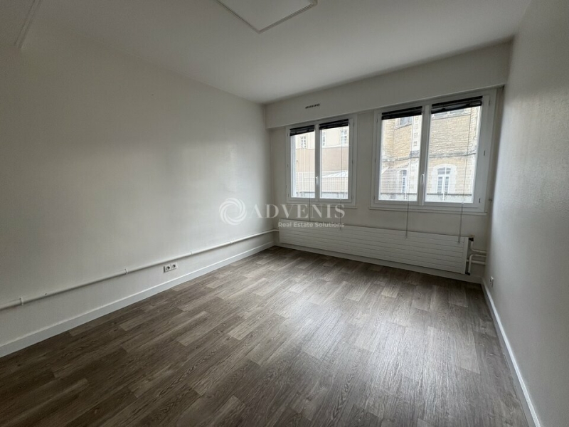 Location Bureaux LE MANS (72000) - Photo 1