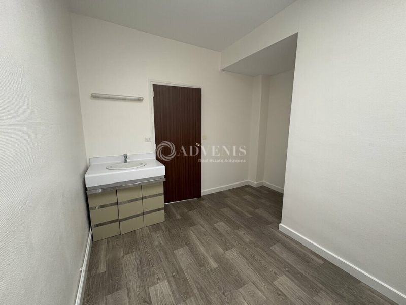 Location Bureaux LE MANS (72000) - Photo 2