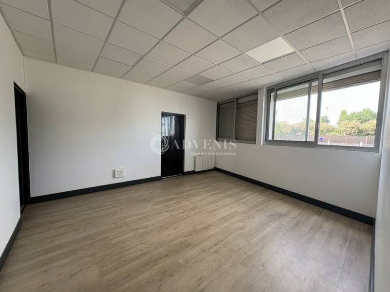 Location Bureaux LE MANS (72100) - Photo 1
