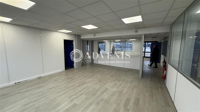 Location Bureaux NOISY LE GRAND (93160) - Photo 1