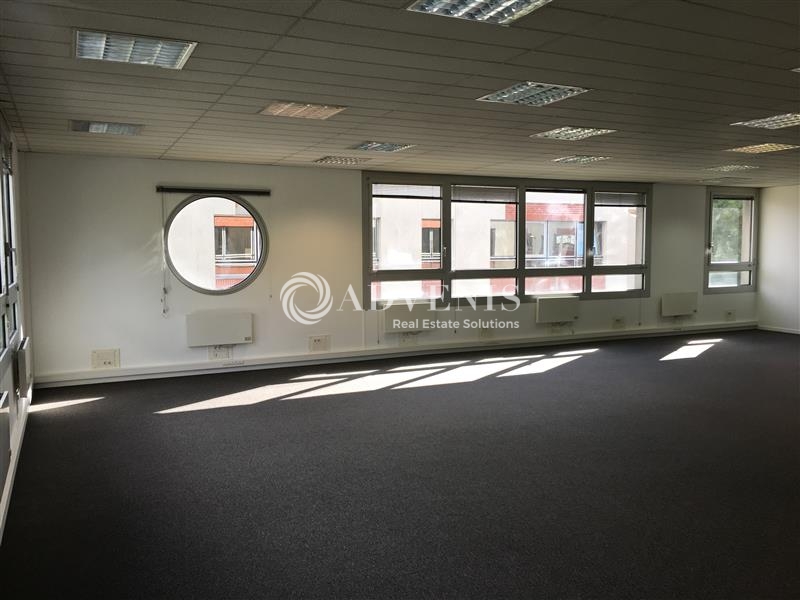 Location Bureaux EMERAINVILLE (77184) - Photo 3