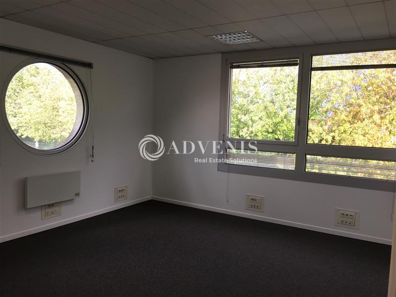 Location Bureaux EMERAINVILLE (77184) - Photo 8