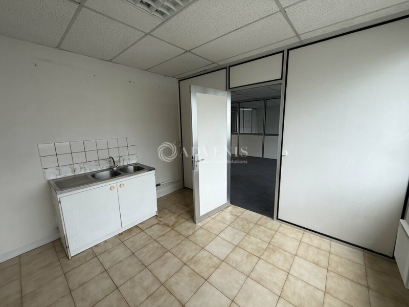 Location Bureaux CHAMPS SUR MARNE (77420) - Photo 7