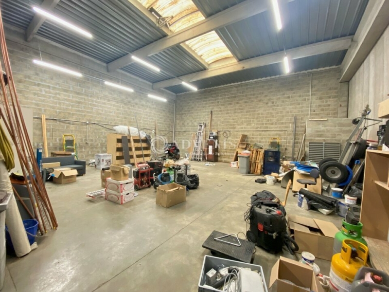 Location Activités Entrepôts ROISSY EN BRIE (77680) - Photo 1