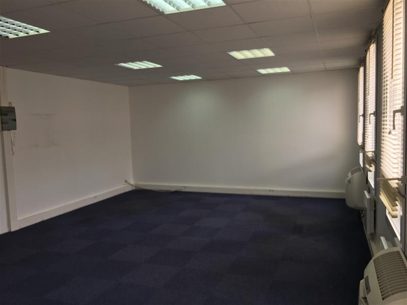 Location Bureaux BUSSY SAINT GEORGES (77600) - Photo 3