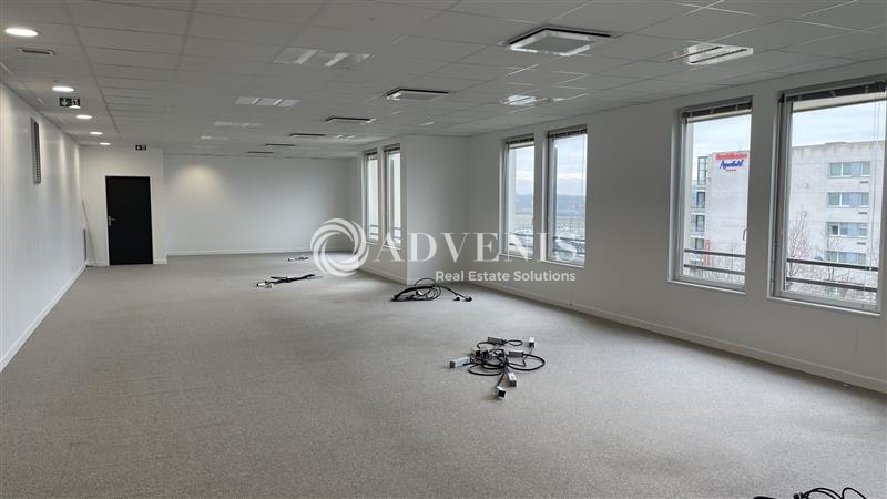 Location Bureaux CHESSY (77700) - Photo 2