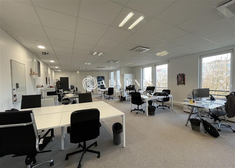 Location Bureaux CHESSY (77700) - Photo 1